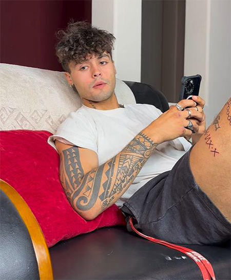 美國(guó)百萬(wàn)粉絲家居母嬰男博主